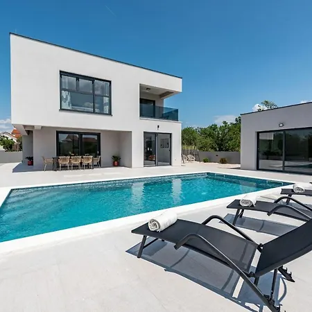 Rocinante Zadarvillas