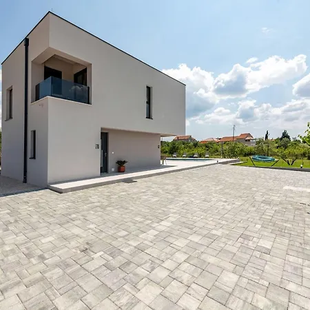 Rocinante Zadarvillas