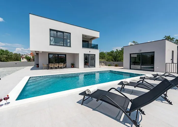 Rocinante Zadarvillas