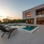 Rocinante Zadarvillas